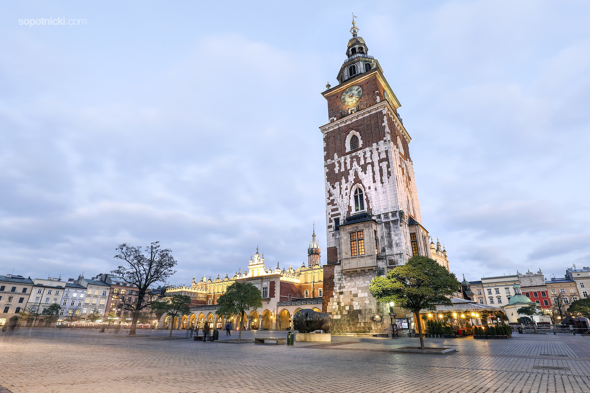 Kraków, Rynek Główny. Canon EOS 5D Mark IV + Tokina AT-X PRO FX SD 24-70 mm f/2.8 (IF)